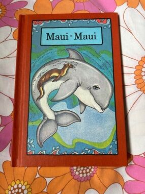 2 for $25 Vintage Serendipity Maui-Maui Illustrated Hardcover Book